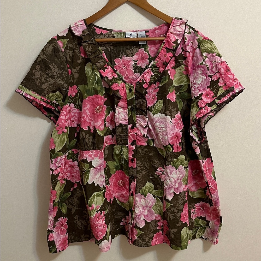 Caribbean Joe Women’s Pink Green Floral Top Size 3X Button Down Ruffle Collar
